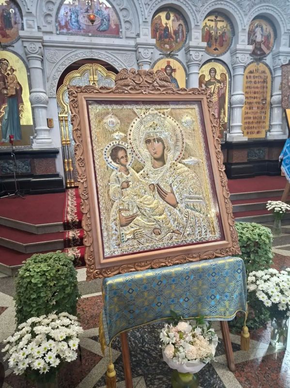 Всероссийский православный автомобильный крестный ход «Россия под Покровом» прибыл в Свердловскую область Всероссийский православный автомобильный крестный ход «Россия под Покровом» прибыл в Свердловскую область