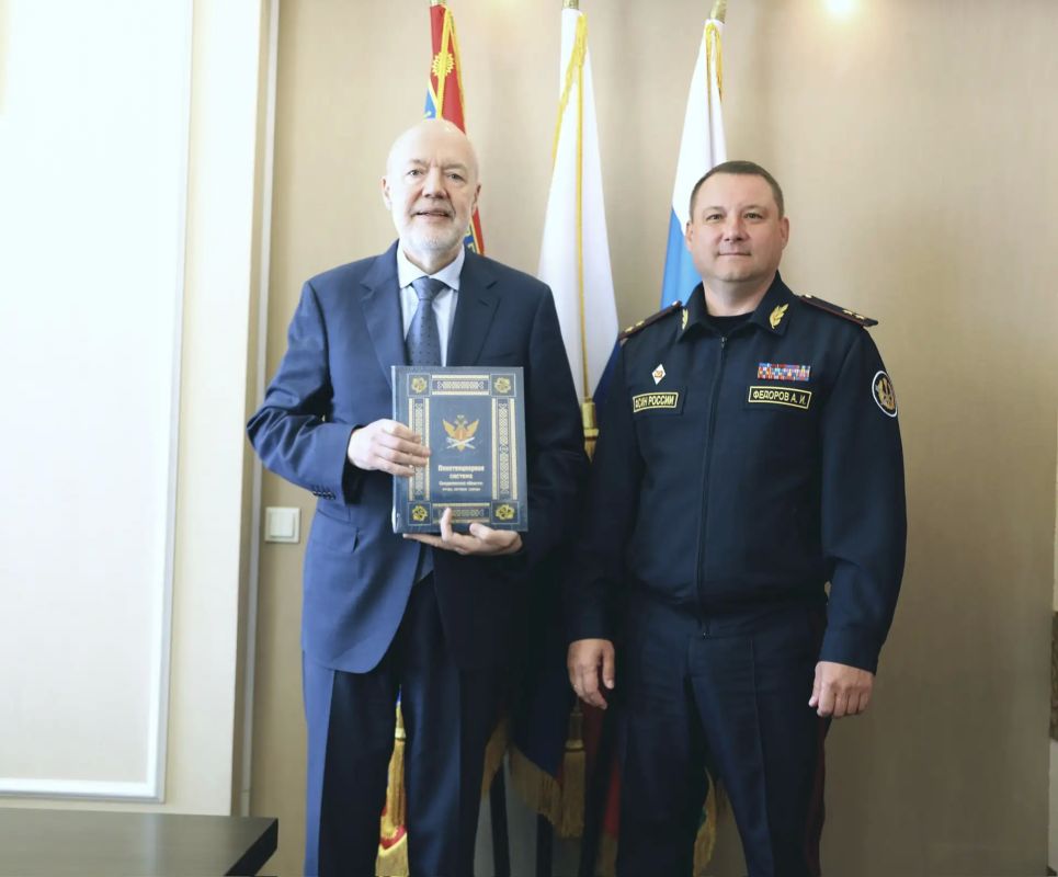 Начальник ГУФСИН Александр Федоров встретился с депутатом Госдумы Павлом Крашенинниковым Начальник ГУФСИН Александр Федоров встретился с депутатом Госдумы Павлом Крашенинниковым