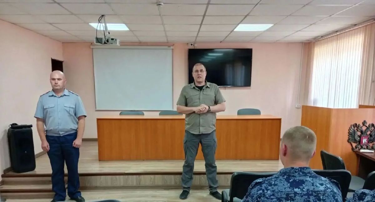 В Учебном центре прошла встреча с ветераном СВО Андреем Малининым