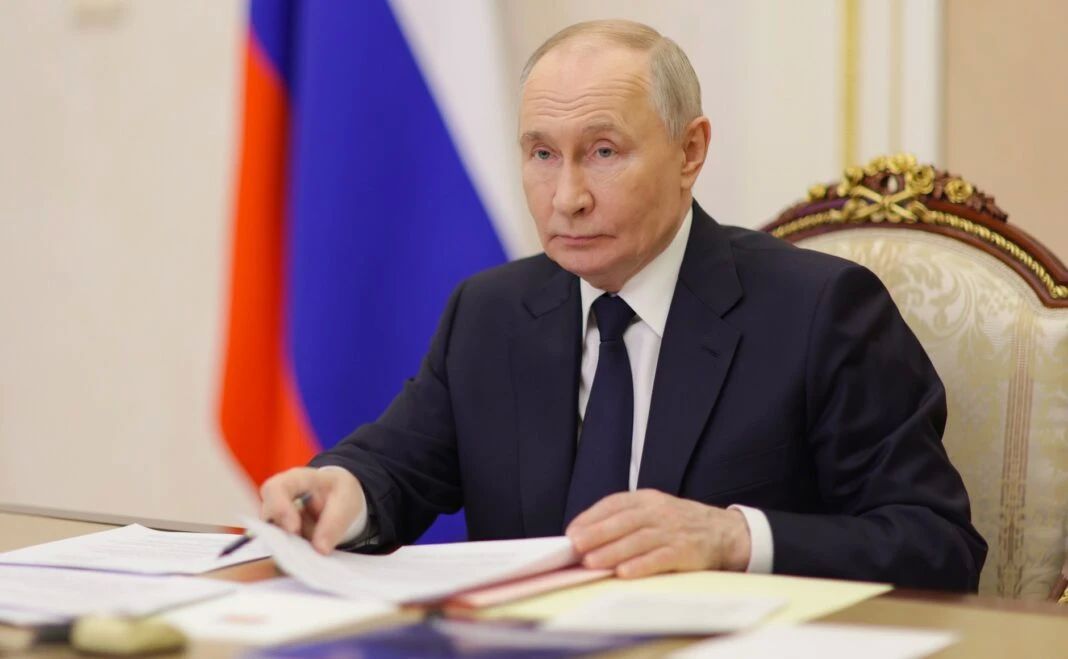 Трое свердловчан удостоены государственной награды