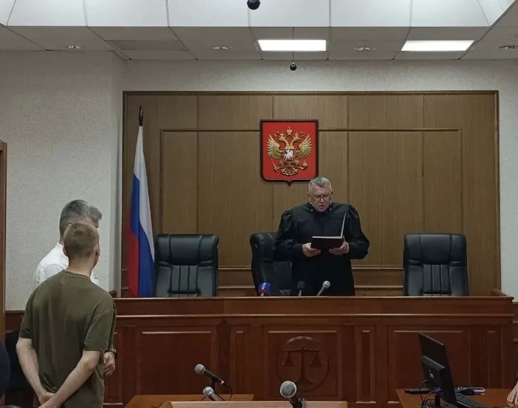 В Екатеринбурге вынесен приговор по уголовному делу о незаконном обороте наркотических средств массой свыше 1,6 кг и прекурсоров наркотиков массой свыше 17,3 кг В Екатеринбурге вынесен приговор по уголовному делу о незаконном обороте наркотических средств массой свыше 1,6 кг и прекурсоров наркотиков массой свыше 17,3 кг
