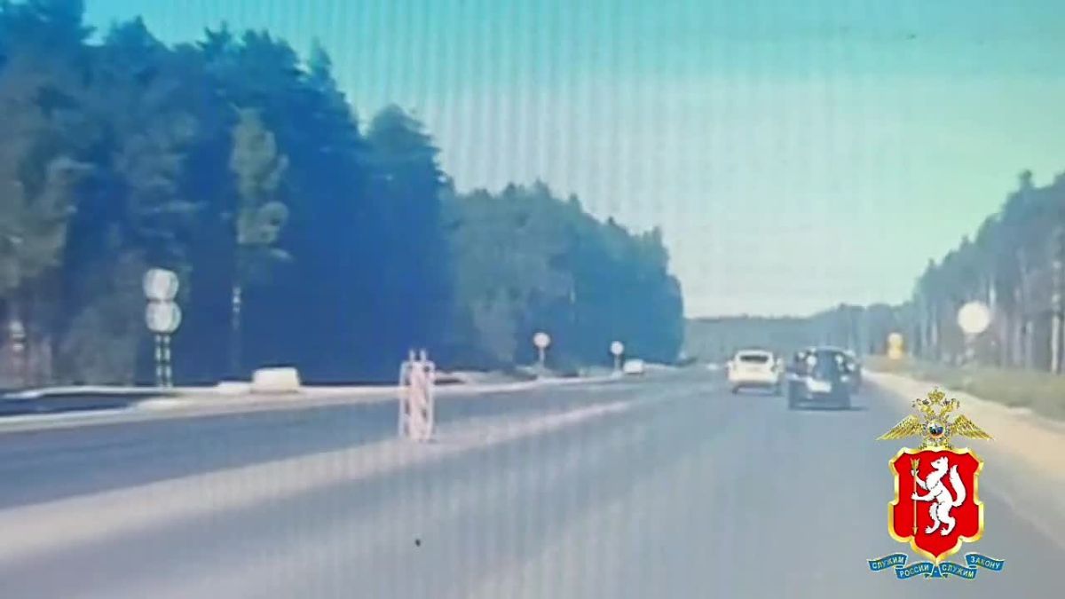 Момент столкновения транспортных средств, унесшего жизни пяти человек, попал на видео