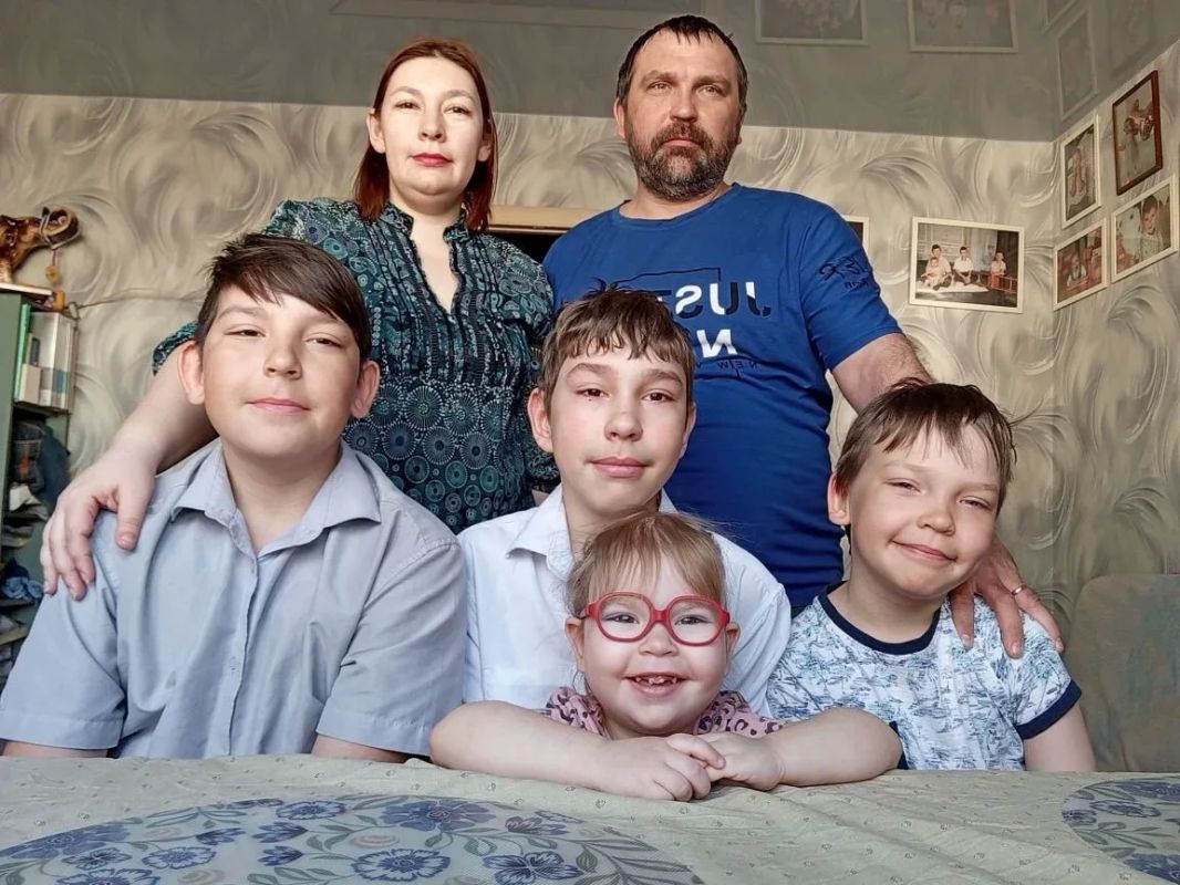 Семья Червяковых из Первоуральска стала победителем Всероссийского конкурса «Семья года» в номинации «Семья – хранитель традиций» Семья Червяковых из Первоуральска стала победителем Всероссийского конкурса «Семья года» в номинации «Семья – хранитель традиций»