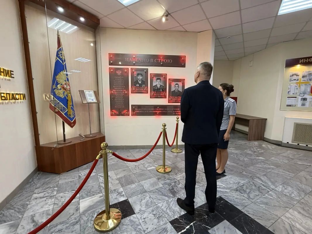В Управлении ГУФСИН России по Свердловской области прочитал лекцию в рамках проекта Российского общества Знание «Знание.Герои» В Управлении ГУФСИН России по Свердловской области прочитал лекцию в рамках проекта Российского общества Знание «Знание.Герои»