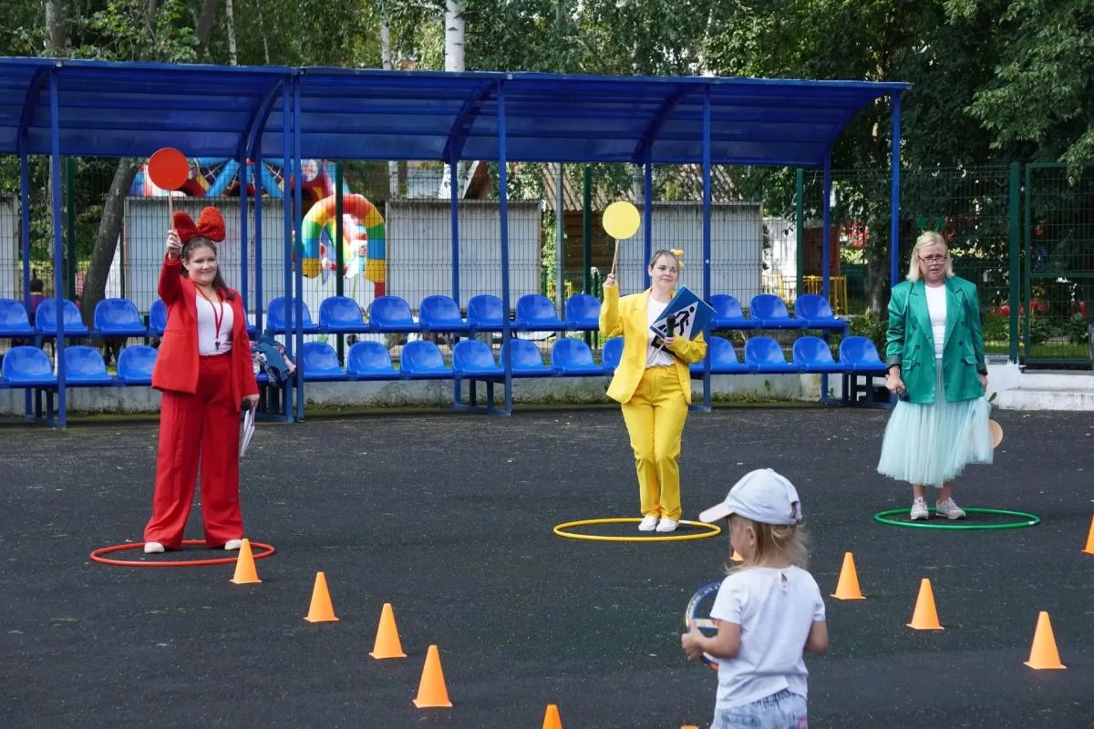 Автоинспекторы проводят практикумы для детей в городских парках Свердловской области Автоинспекторы проводят практикумы для детей в городских парках Свердловской области
