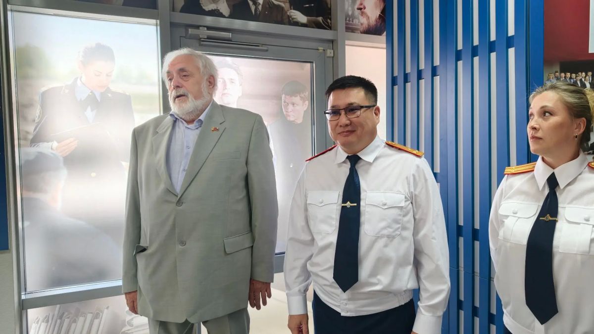 В Екатеринбурге состоялось торжественное принятие Присяги сотрудника Следственного комитета Российской Федерации В Екатеринбурге состоялось торжественное принятие Присяги сотрудника Следственного комитета Российской Федерации