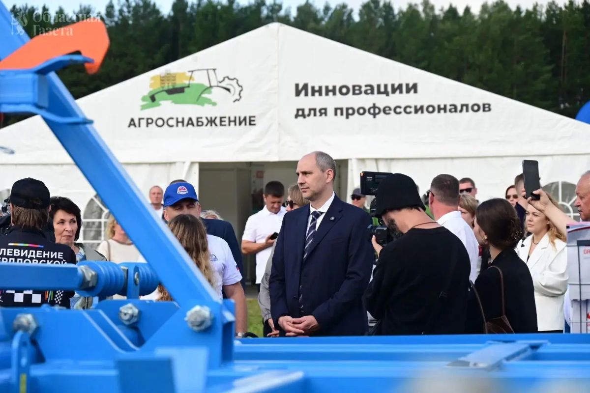 Свердловские аграрии открыли сезон уборки зерновых Свердловские аграрии открыли сезон уборки зерновых