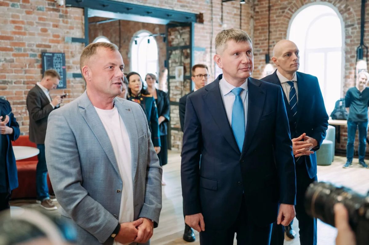 Министр экономического развития РФ Максим Решетников высоко оценил значение уральского предпринимательства в российской экономике Министр экономического развития РФ Максим Решетников высоко оценил значение уральского предпринимательства в российской экономике