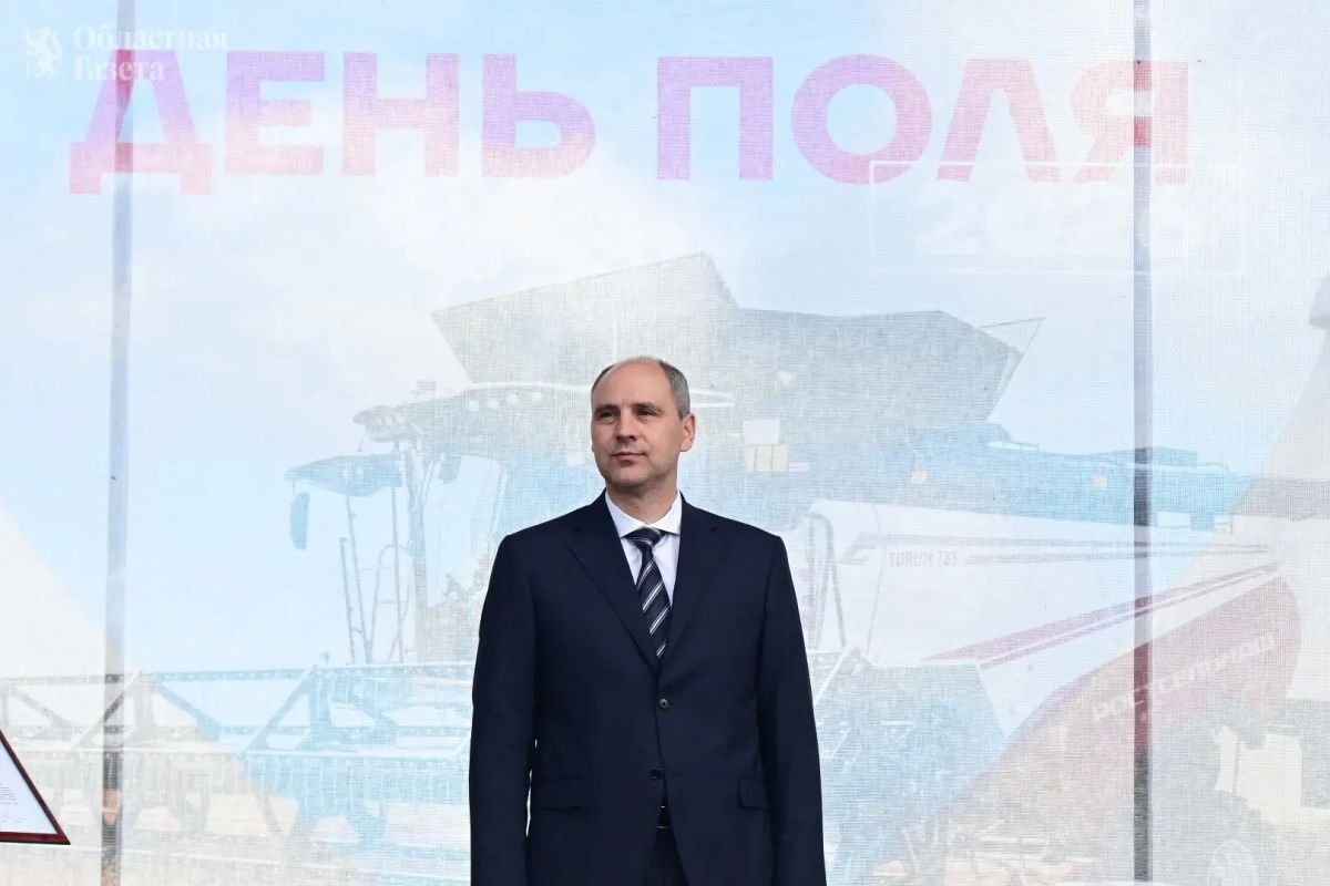 Свердловские аграрии открыли сезон уборки зерновых Свердловские аграрии открыли сезон уборки зерновых
