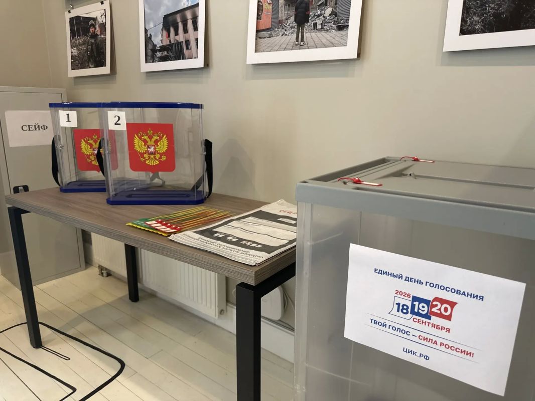 В Свердловской области открылся модельный избирательный участок В Свердловской области открылся модельный избирательный участок