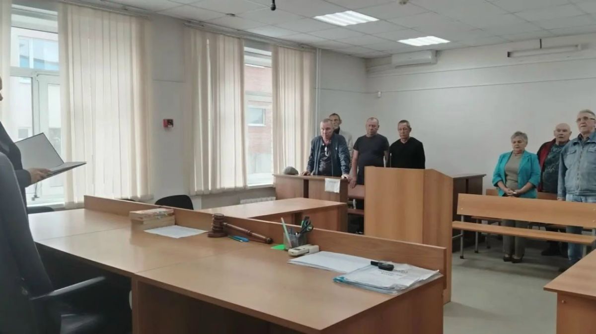 В Серове мужчина убил приятеля ножом во время застолья — суд дал 7 лет строгого режима