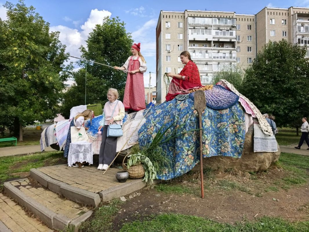 Фестиваль ткачества и прядения стартовал в Сысерти Фестиваль ткачества и прядения стартовал в Сысерти