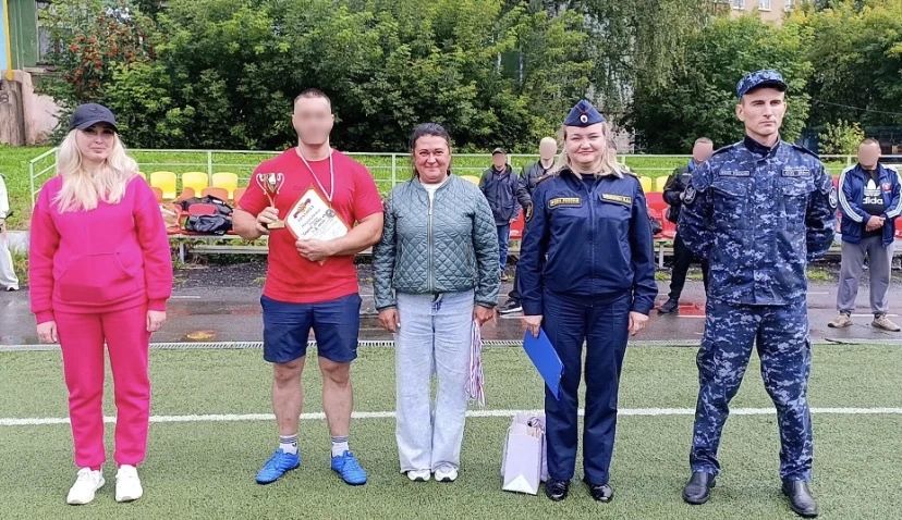 Впервые в Нижнем Тагиле прошел футбольный чемпионат среди участков, функционирующих как исправительные центры, посвященный Дню Государственного флага РФ Впервые в Нижнем Тагиле прошел футбольный чемпионат среди участков, функционирующих как исправительные центры, посвященный Дню Государственного флага РФ