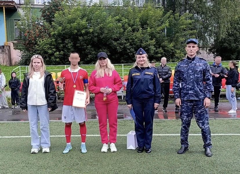 Впервые в Нижнем Тагиле прошел футбольный чемпионат среди участков, функционирующих как исправительные центры, посвященный Дню Государственного флага РФ Впервые в Нижнем Тагиле прошел футбольный чемпионат среди участков, функционирующих как исправительные центры, посвященный Дню Государственного флага РФ