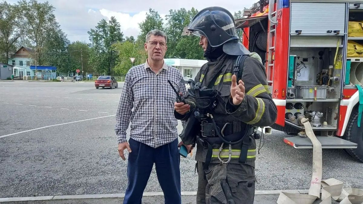 Готовимся к новому учебному году: пожарно-тактические занятия в школах Готовимся к новому учебному году: пожарно-тактические занятия в школах
