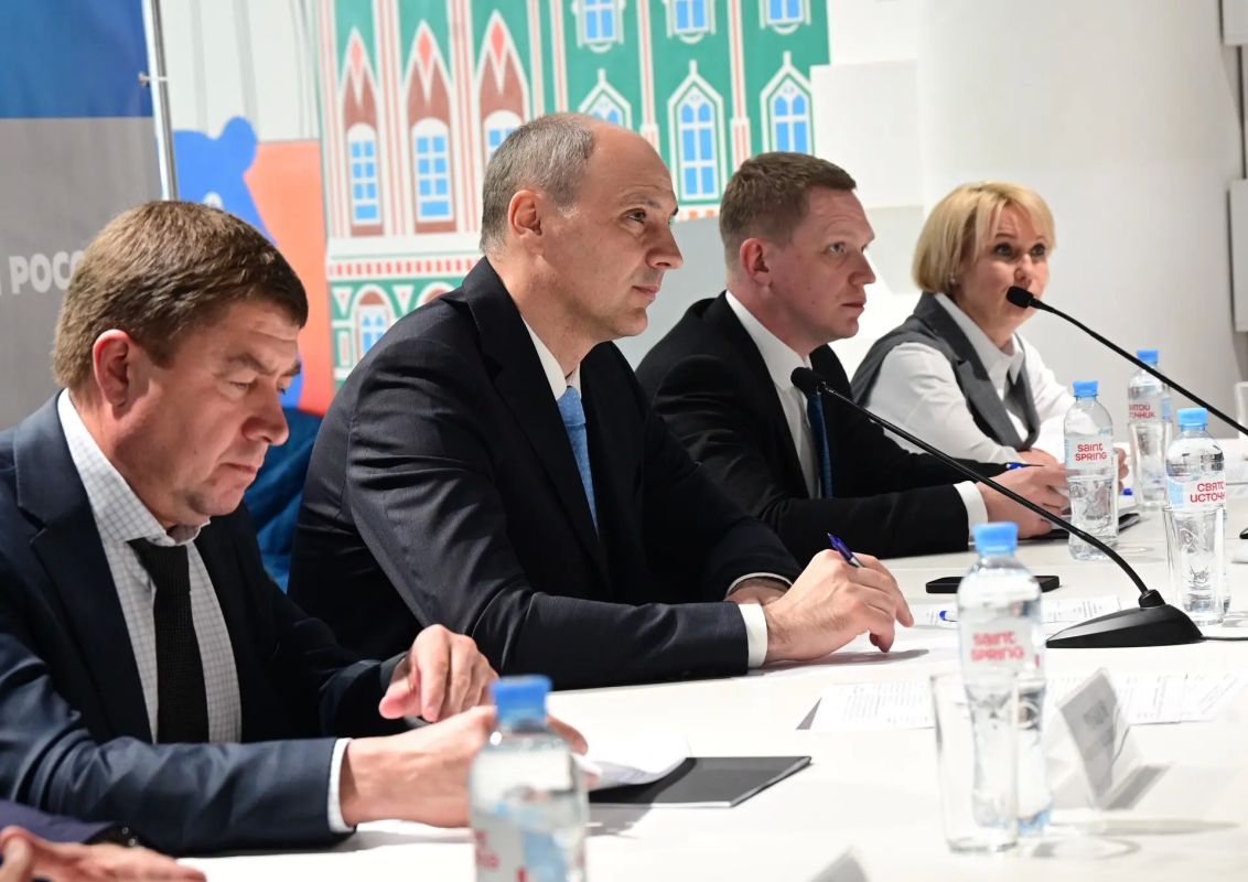 Денис Паслер: Провел очередной прием свердловчан по личным вопросам Денис Паслер: Провел очередной прием свердловчан по личным вопросам