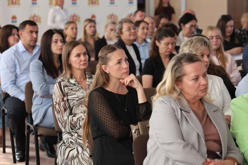 В Каменске-Уральском 21 августа продолжилась серия методических семинаров по вопросам кадрового обеспечения экономики Свердловской области В Каменске-Уральском 21 августа продолжилась серия методических семинаров по вопросам кадрового обеспечения экономики Свердловской области
