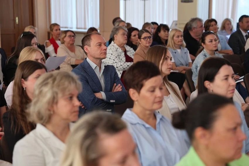 В Каменске-Уральском 21 августа продолжилась серия методических семинаров по вопросам кадрового обеспечения экономики Свердловской области В Каменске-Уральском 21 августа продолжилась серия методических семинаров по вопросам кадрового обеспечения экономики Свердловской области