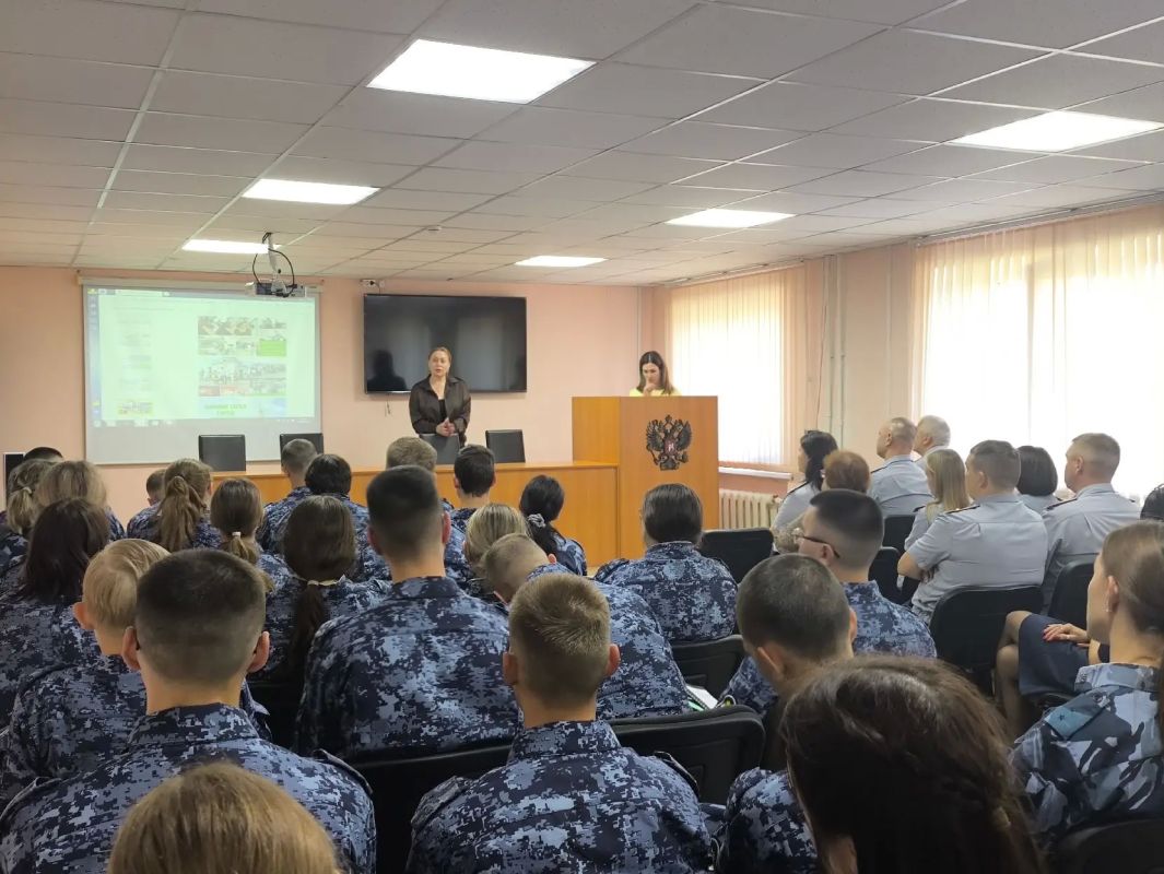 Проявление гражданской позиции: глава Тагилстроевского района встретилась с коллективом учебного центра ГУФСИН Проявление гражданской позиции: глава Тагилстроевского района встретилась с коллективом учебного центра ГУФСИН