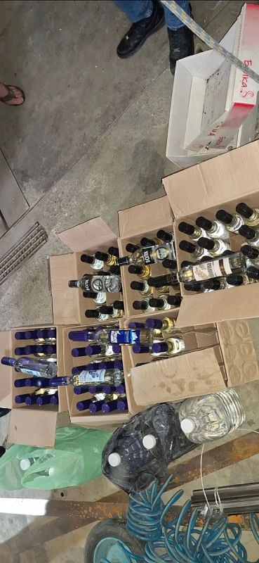В Каменске-Уральском сотрудниками полиции выявлен факт хранения алкогольной продукции с признаками контрафакта В Каменске-Уральском сотрудниками полиции выявлен факт хранения алкогольной продукции с признаками контрафакта