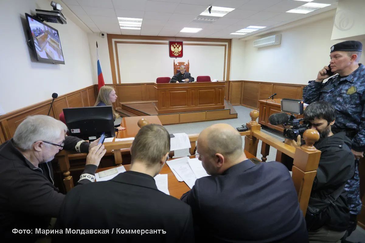 В Свердловском областном суде началось рассмотрение иска реготделения ЛДПР об отмене регистрации списка кандидатов партии «Яблоко» на выборах депутатов свердловского заксобрания В Свердловском областном суде началось рассмотрение иска реготделения ЛДПР об отмене регистрации списка кандидатов партии «Яблоко» на выборах депутатов свердловского заксобрания
