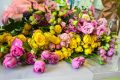 Цветы учителю: как выбрать букет, который не завянет через пару дней