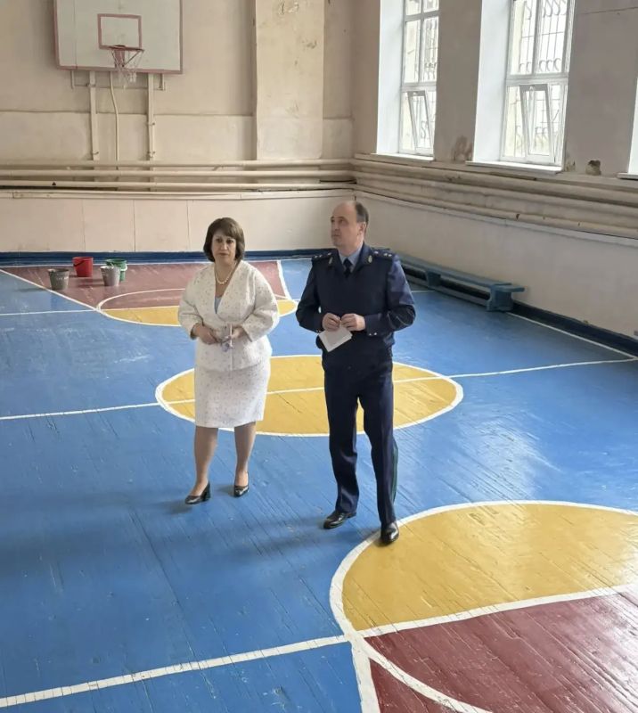 Сегодня, 1 сентября 2026 года, прокурор Свердловской области Борис Крылов и территориальные прокуроры приняли личное участие в торжественных мероприятиях, посвященных Дню знаний, в общеобразовательных учреждениях региона Сегодня, 1 сентября 2026 года, прокурор Свердловской области Борис Крылов и территориальные прокуроры приняли личное участие в торжественных мероприятиях, посвященных Дню знаний, в общеобразовательных учреждениях региона