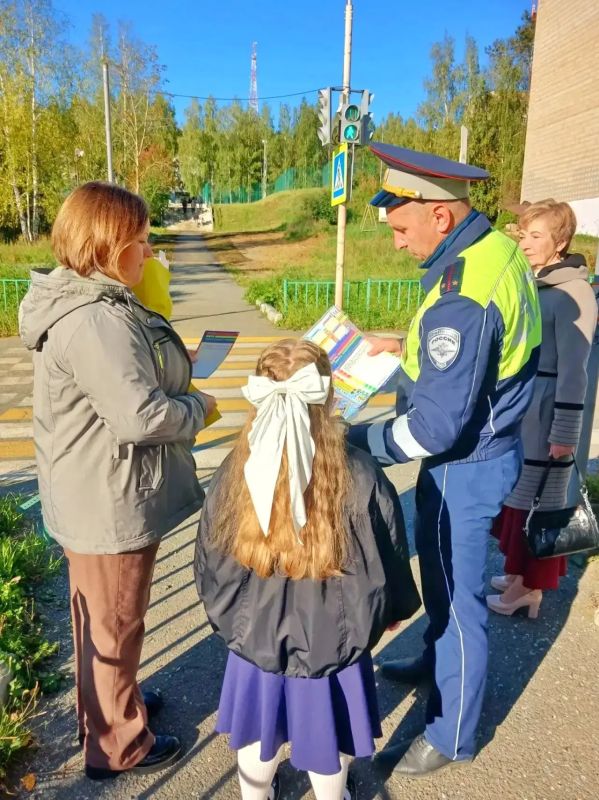 В День знаний руководители Госавтоинспекции Свердловской области лично напомнили школьникам о безопасности на дорогах В День знаний руководители Госавтоинспекции Свердловской области лично напомнили школьникам о безопасности на дорогах