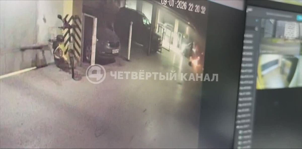 Появилось видео из горящего паркинга на Рябинина