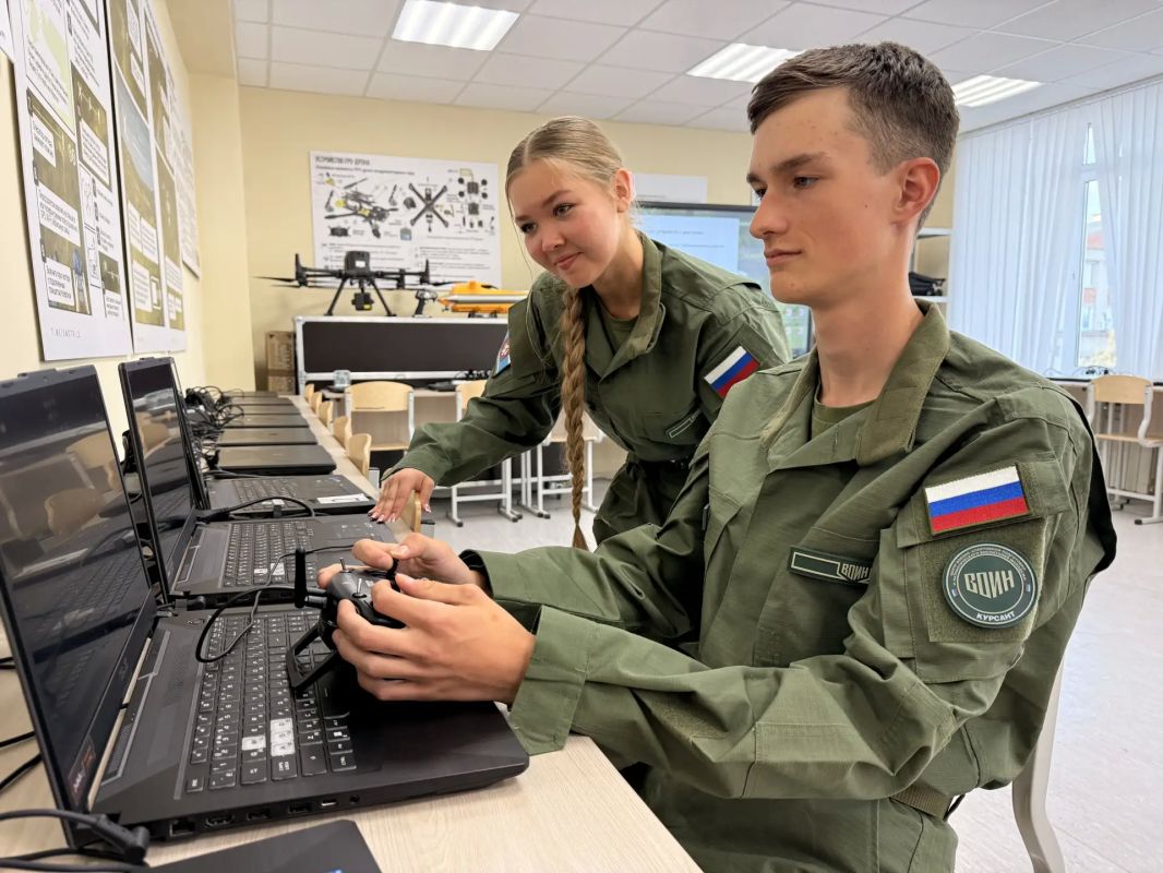 Восточный экономический форум проходит с 1 по 4 сентября на площадке кампуса Дальневосточного федерального университета во Владивостоке Восточный экономический форум проходит с 1 по 4 сентября на площадке кампуса Дальневосточного федерального университета во Владивостоке