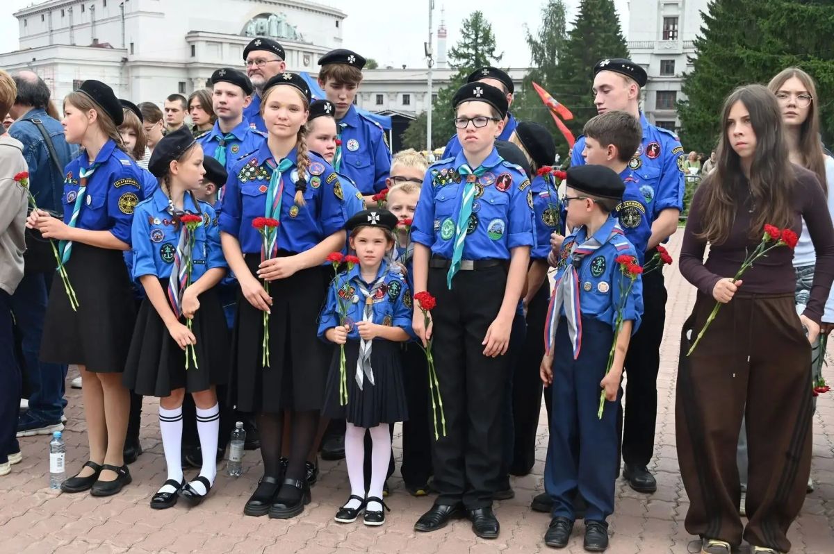 Уральцы почтили память жертв терактов и бойцов, погибших в антитеррористических операциях Уральцы почтили память жертв терактов и бойцов, погибших в антитеррористических операциях