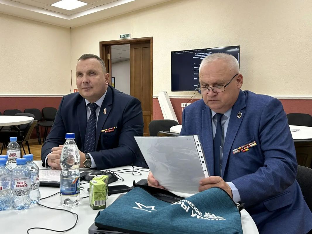 Шестая, заключительная очная сессия финалистов региональной обучающей программы «Управленческие кадры Урала» стартовала в Свердловской области Шестая, заключительная очная сессия финалистов региональной обучающей программы «Управленческие кадры Урала» стартовала в Свердловской области