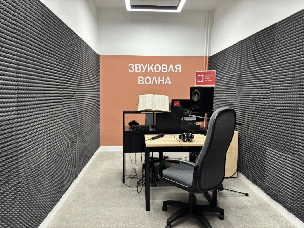 Денис Паслер: В Красноуральске сегодня открывается вторая в городе модельная библиотека, которая создана в рамках нацпроекта «Семья» Денис Паслер: В Красноуральске сегодня открывается вторая в городе модельная библиотека, которая создана в рамках нацпроекта «Семья»