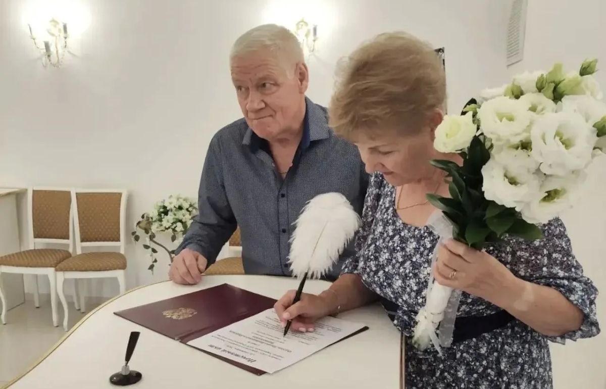 Свердловские семьи-юбиляры получили знаки отличия «Совет да любовь» Свердловские семьи-юбиляры получили знаки отличия «Совет да любовь»