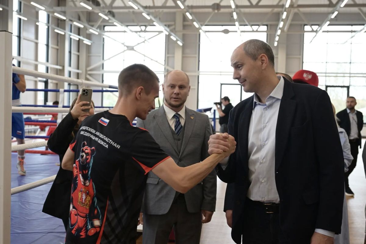 Денис Паслер: Ежегодно в Свердловской области мы запускаем новые спортивные объекты разного масштаба – от уличных площадок до крупнейших спортивных центров Денис Паслер: Ежегодно в Свердловской области мы запускаем новые спортивные объекты разного масштаба – от уличных площадок до крупнейших спортивных центров