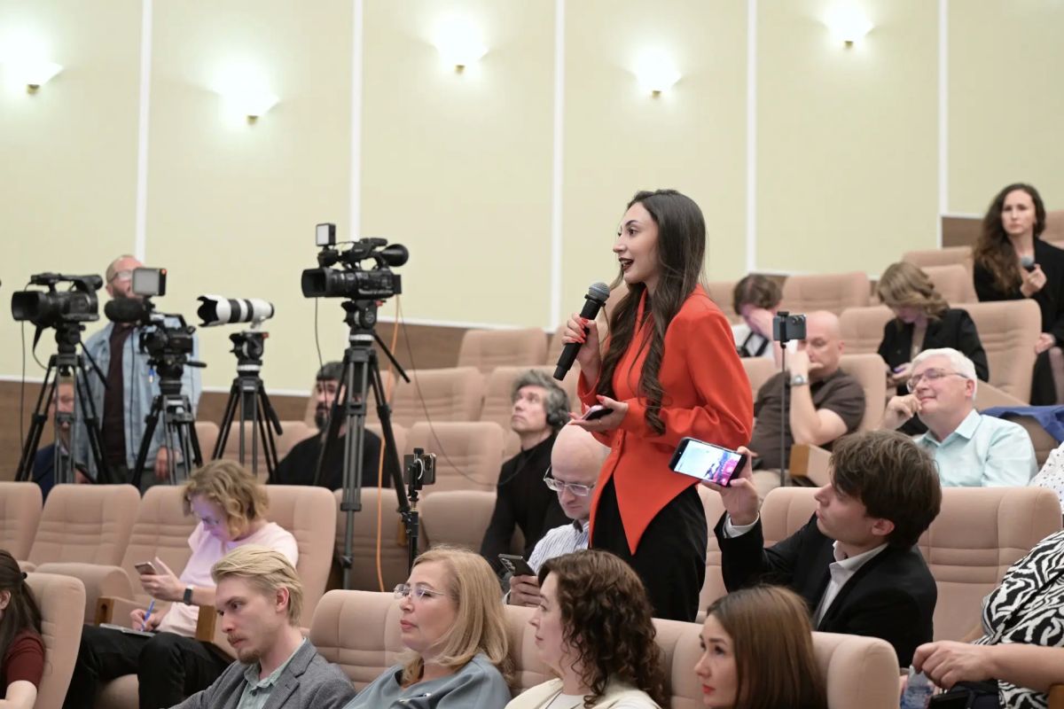 Денис Паслер: В течение двух с половиной часов обсуждали с профессиональным журналистским сообществом самые актуальные для Свердловской области и жителей вопросы Денис Паслер: В течение двух с половиной часов обсуждали с профессиональным журналистским сообществом самые актуальные для Свердловской области и жителей вопросы