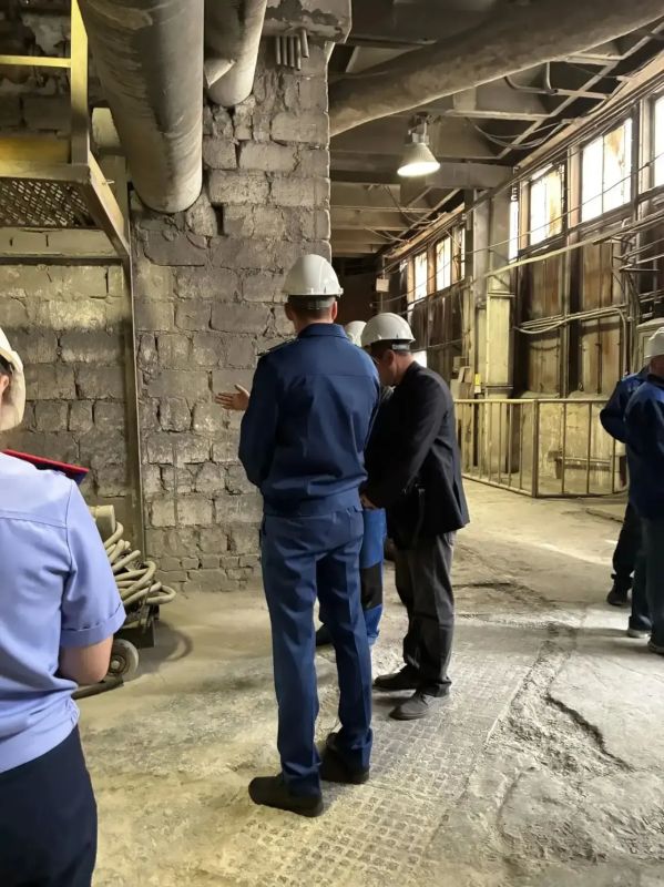 В Серове прокуратура выясняет обстоятельства гибели электромонтера местного предприятия при выполнении трудовых обязанностей В Серове прокуратура выясняет обстоятельства гибели электромонтера местного предприятия при выполнении трудовых обязанностей
