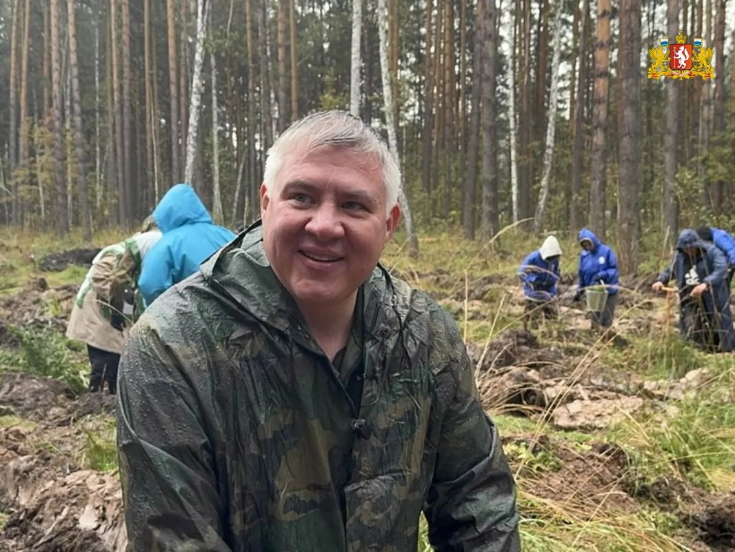 Более 4 тысяч сеянцев сосны высадили участники акции «Сохраним лес» Более 4 тысяч сеянцев сосны высадили участники акции «Сохраним лес»