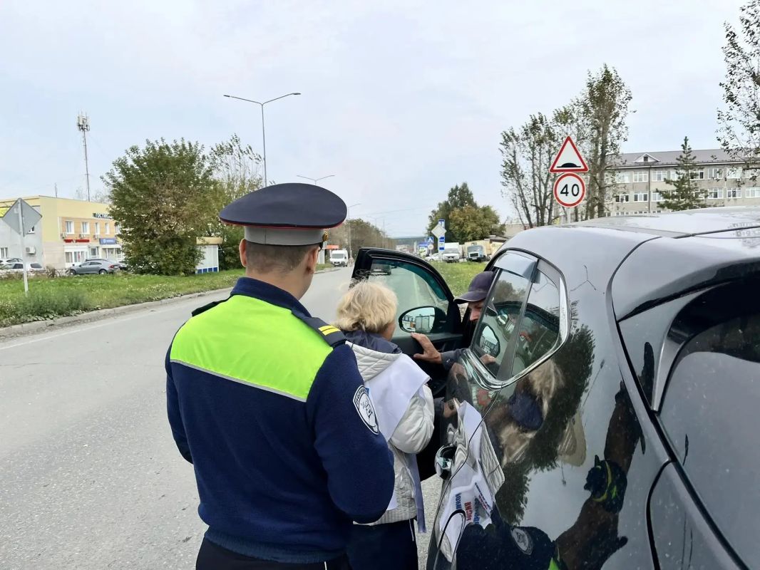 В День трезвости автоинспекторы в Свердловской области напоминают водителям о недопустимости алкоголя за рулем В День трезвости автоинспекторы в Свердловской области напоминают водителям о недопустимости алкоголя за рулем