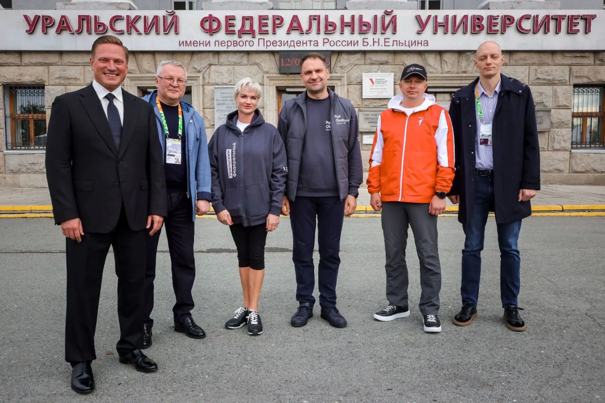Аллею культурного кода открыли участники Международного фестиваля молодежи в Екатеринбурге Аллею культурного кода открыли участники Международного фестиваля молодежи в Екатеринбурге