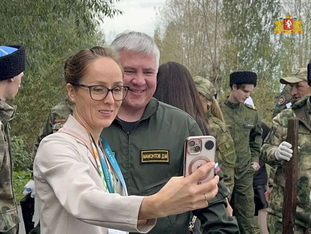Участники Международного фестиваля молодежи присоединились к акции «Вода России» Участники Международного фестиваля молодежи присоединились к акции «Вода России»