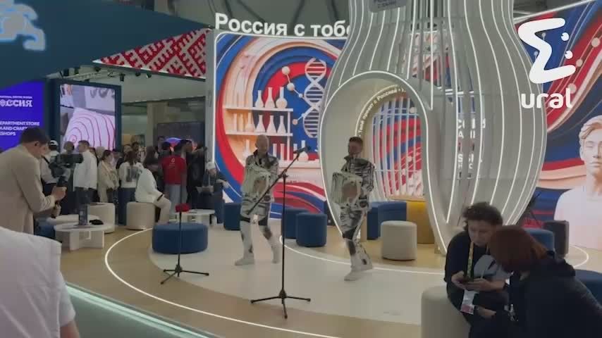 Где лучшие тусовки? У нас в Екб, потому что тут сейчас проходит Международный молодежный фест
