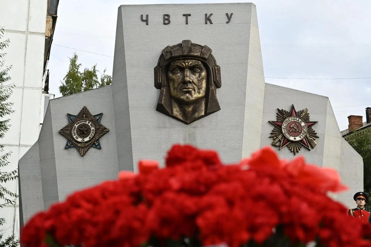 В возрожденном Челябинском высшем танковом командном училище (ЧВКТУ) приняли присягу первые курсанты В возрожденном Челябинском высшем танковом командном училище (ЧВКТУ) приняли присягу первые курсанты