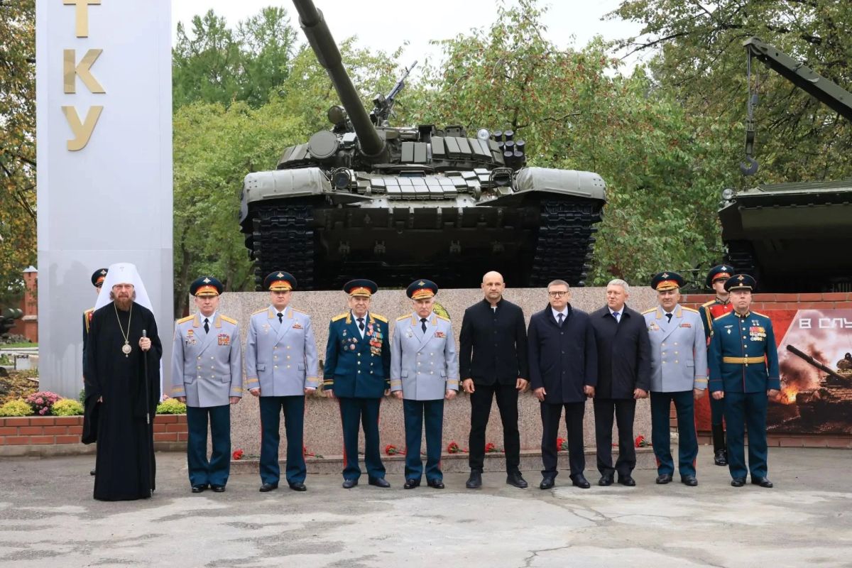 В возрожденном Челябинском высшем танковом командном училище (ЧВКТУ) приняли присягу первые курсанты В возрожденном Челябинском высшем танковом командном училище (ЧВКТУ) приняли присягу первые курсанты