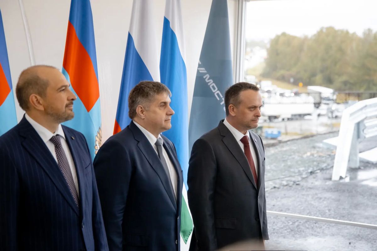 Открыли движение по путепроводу над железнодорожным переездом на трассе Екатеринбург – Курган Открыли движение по путепроводу над железнодорожным переездом на трассе Екатеринбург – Курган