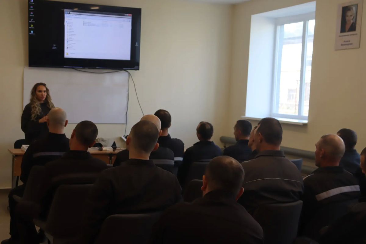 В ИК-12 прошли встречи с фондом «Независимость» и центром социального обслуживания В ИК-12 прошли встречи с фондом «Независимость» и центром социального обслуживания