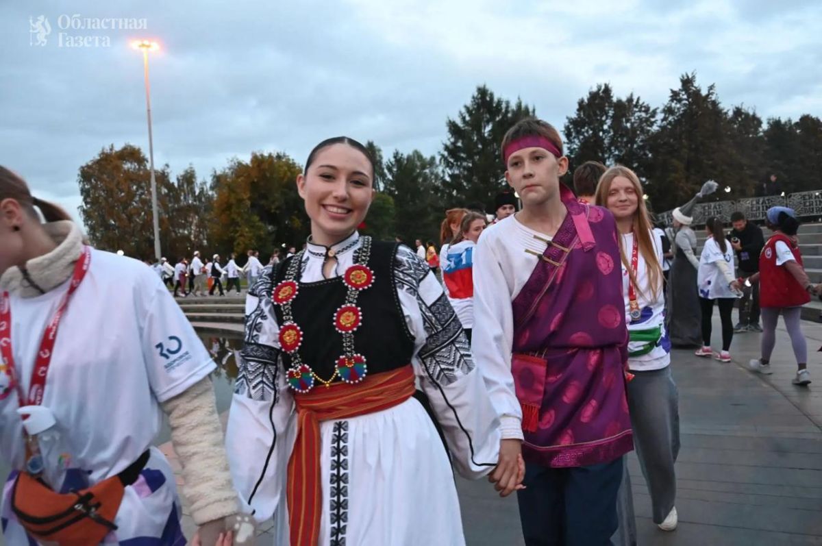 Тысяча спортсменов со всего мира вышли на забег в столице Урала Тысяча спортсменов со всего мира вышли на забег в столице Урала