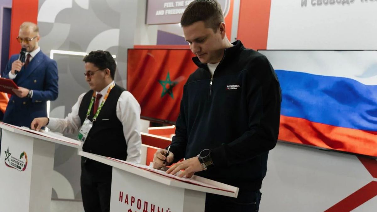 Владимир Разин: Международный фестиваль молодёжи – это площадка для встреч и возможность найти единомышленников из самых разных стран Владимир Разин: Международный фестиваль молодёжи – это площадка для встреч и возможность найти единомышленников из самых разных стран