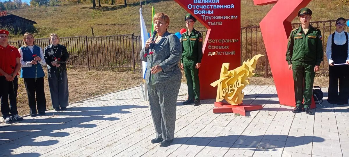 В Дарасуне открыли мини-парк «Зелёный луг» в память о героях В Дарасуне открыли мини-парк «Зелёный луг» в память о героях