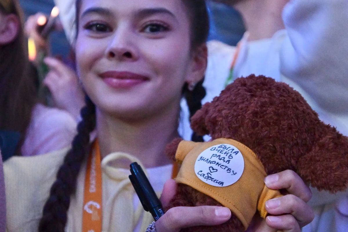 Хор из 700 юных уральцев выступили на закрытии МФМ-2026 Хор из 700 юных уральцев выступили на закрытии МФМ-2026